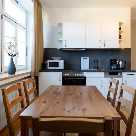 Hoellental Heritage House - Bergblick - 4 Apartment *